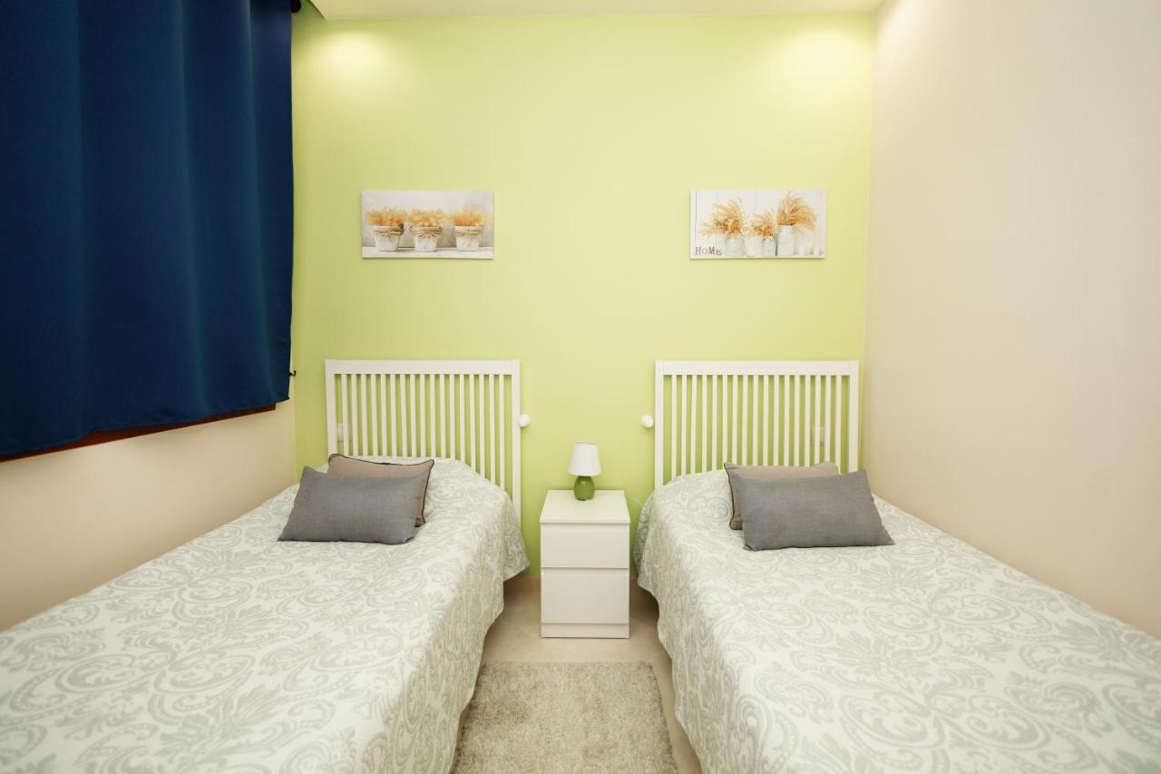 Two-Room Apartment In Elviria Near The Beach With Parking Марбелья Экстерьер фото