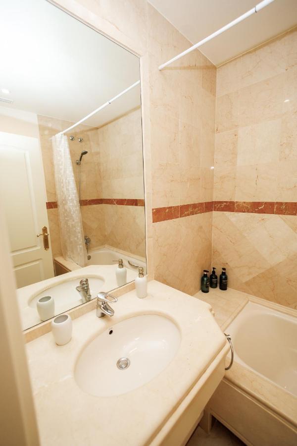 Two-Room Apartment In Elviria Near The Beach With Parking Марбелья Экстерьер фото